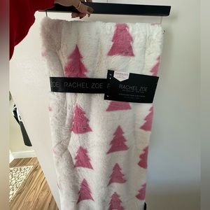 Viral Soft pink rachel zoe christmas blanket